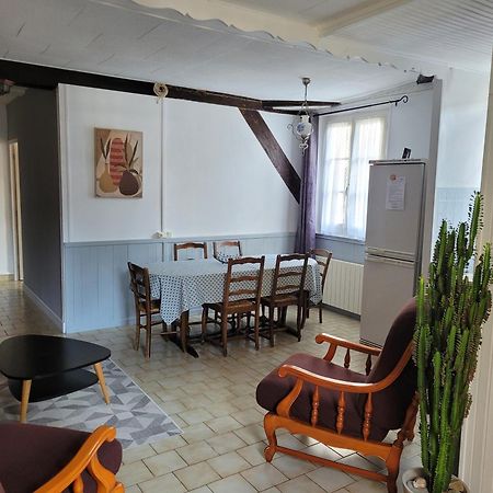 La Charité-sur-Loire La Cour Du Chateau מראה חיצוני תמונה