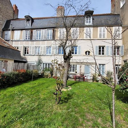 La Charité-sur-Loire La Cour Du Chateau מראה חיצוני תמונה