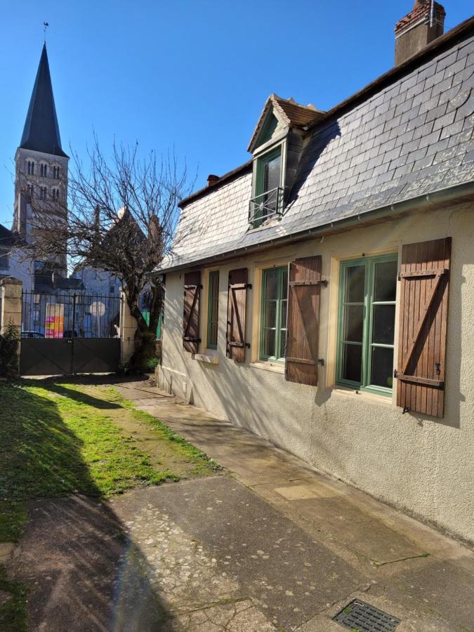 La Charité-sur-Loire La Cour Du Chateau מראה חיצוני תמונה