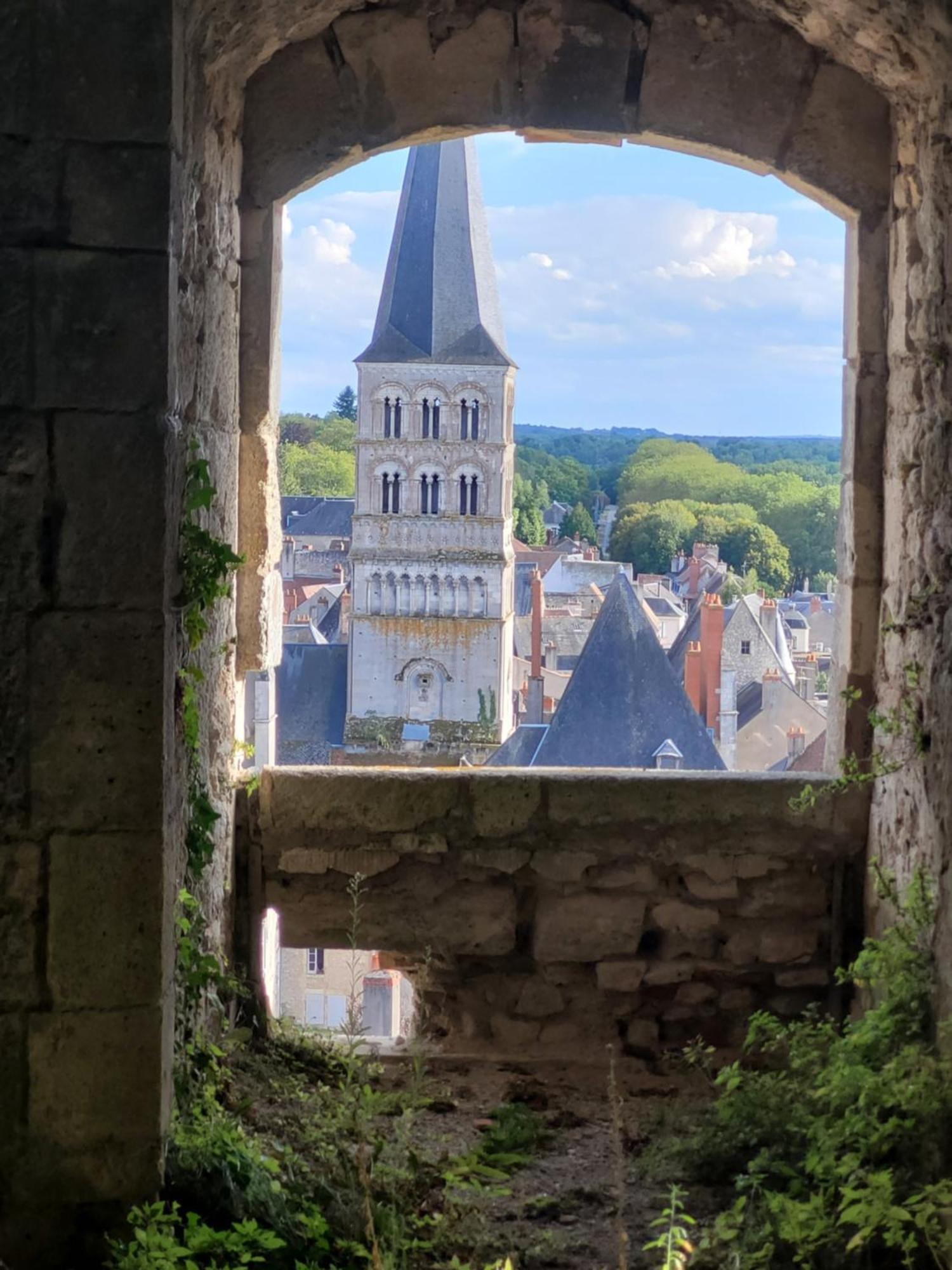 La Charité-sur-Loire La Cour Du Chateau מראה חיצוני תמונה